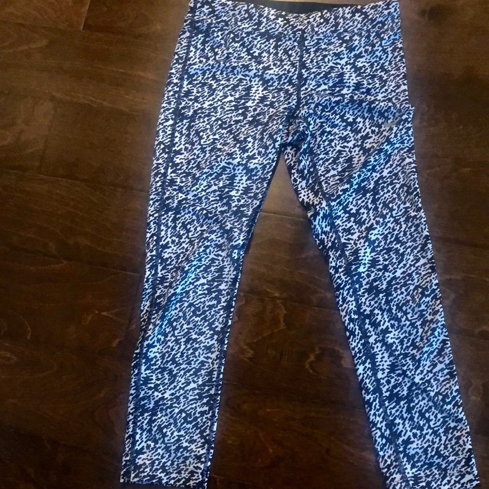 Nike Dri Fit Capri leggings - Size XS